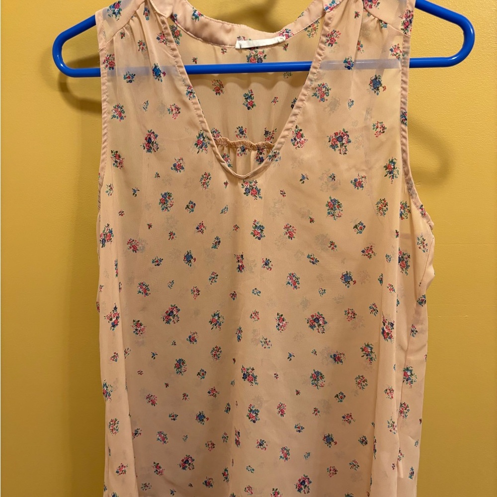 Lush light pink sleeveless top